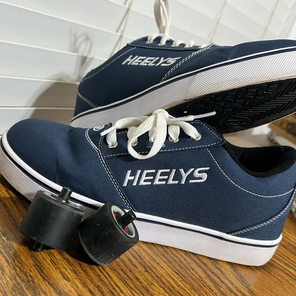 Heelys Men's Dark Blue Sneakers with White Accents - Picture 5 of 5